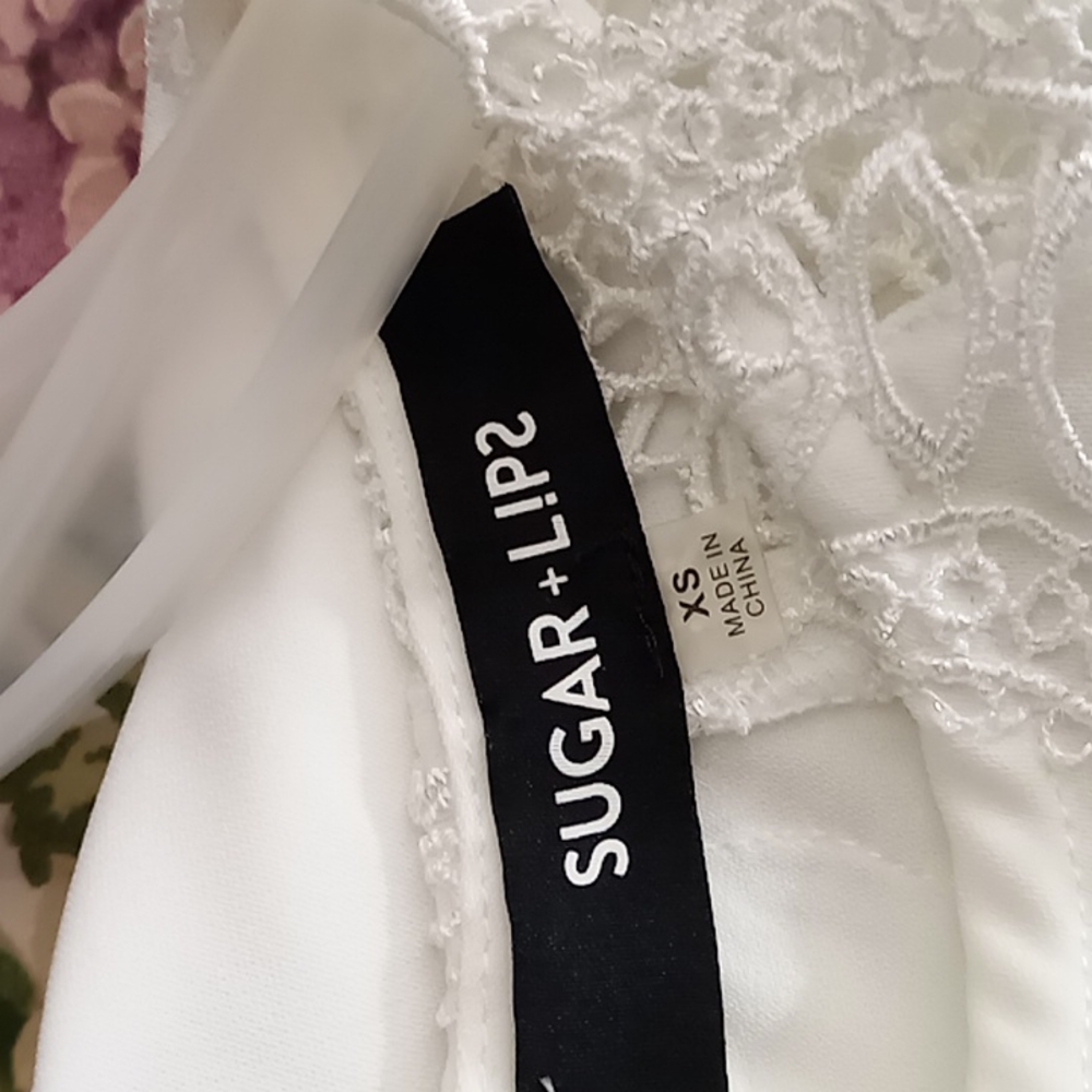 Sugar Lips Blouse size xs color white like new - Picture 6 of 8